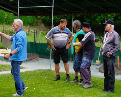 man wartet auf die rangverkuendigung