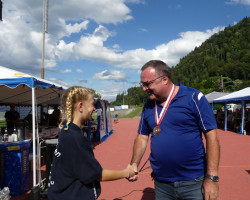 beat liechti schaechli platzger erhaelt seine bronzemedaille