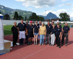 meisterliches team an der meisterschaft sympathische helferinnen und helfer