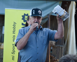 verbandspraesident thomas lutstorf sucht den  dubel   der diese neuen flyer gleich im kehricht entsorgt hat....